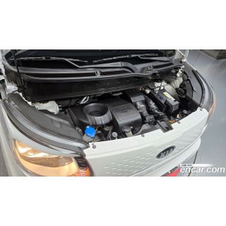 868737