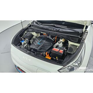 876770