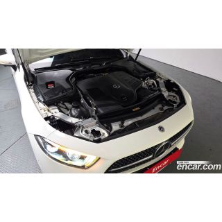 999058
