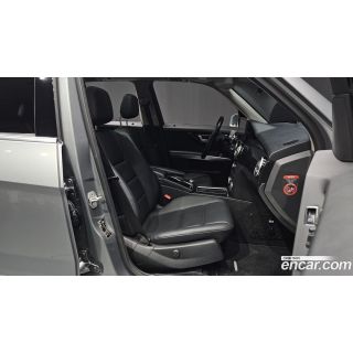 997818