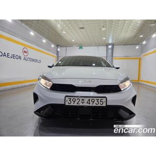 892468
