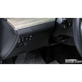 270697