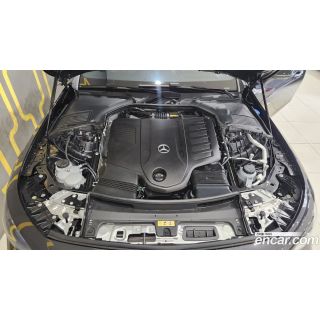 593110