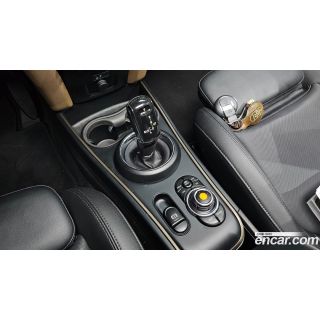 493734