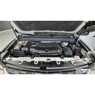 633528