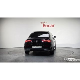 304640