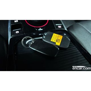 943630