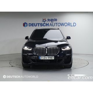623561
