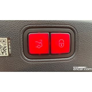 942889