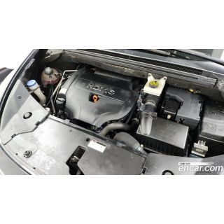 573633