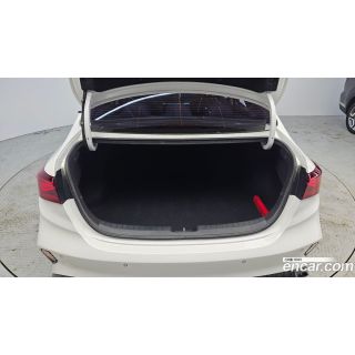 918047