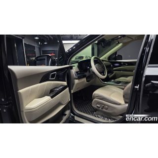 748137