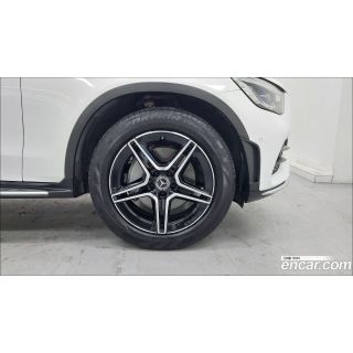 566779
