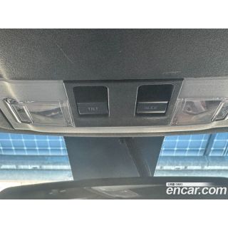 986300