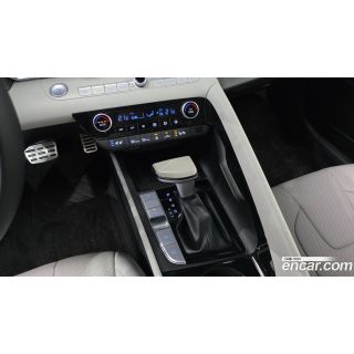 891129