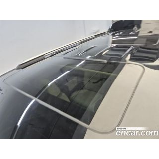 890423