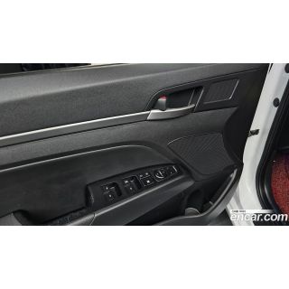 977257