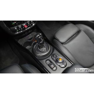 956880