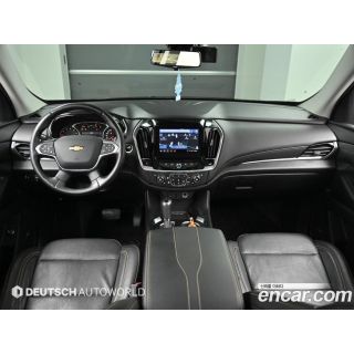 743957