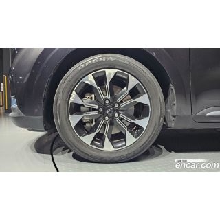 979930