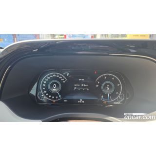 323743