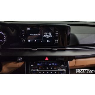 913563