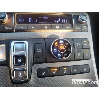 933668