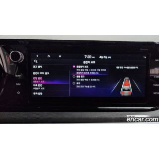 979036