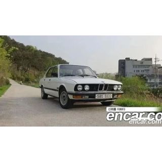 302048
