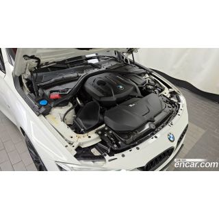 890966