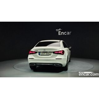 975322