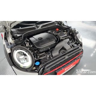 932211