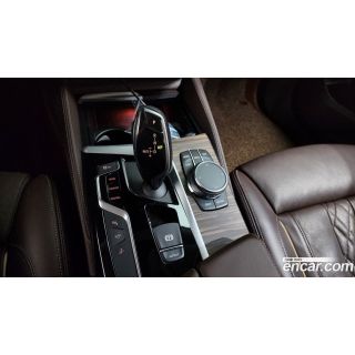 521643