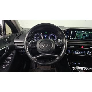 900743