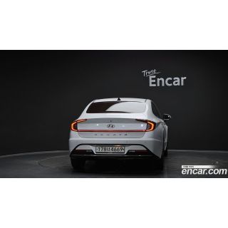 512821