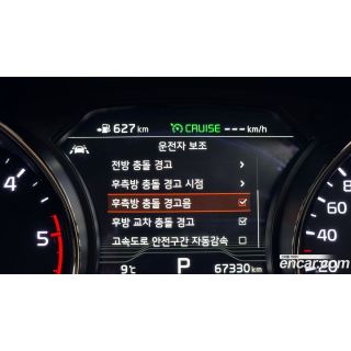 557899
