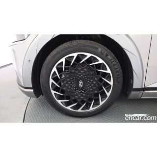 367715