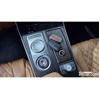 561105