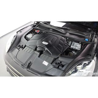 922668