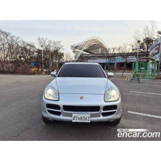 910359