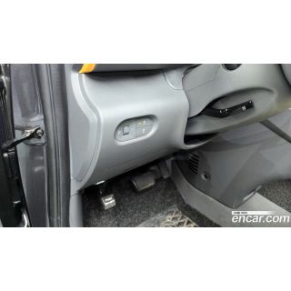 305446