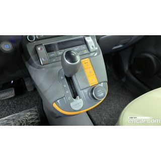 232929