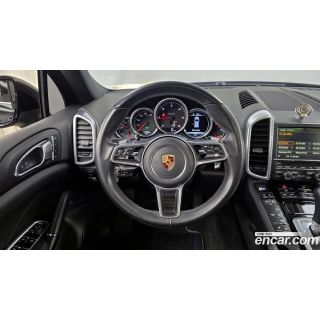 988692