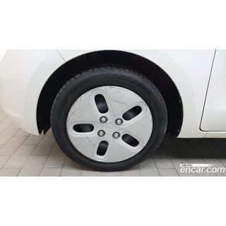 22358