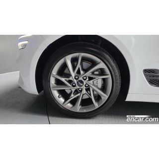 427704