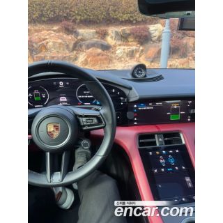 977471
