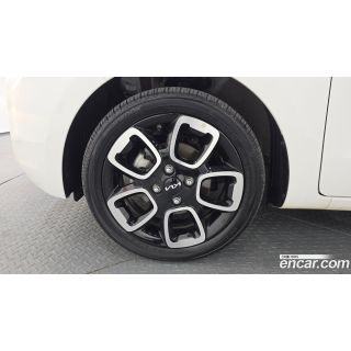 232300