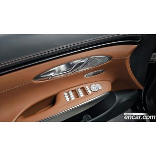 368832