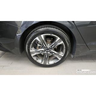 567635
