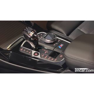 998322